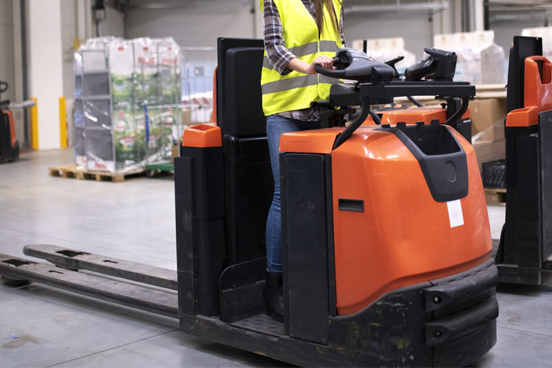 Operaria en almacén 